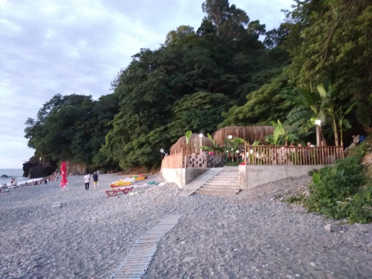 巴统 Kemeni Garden酒店 外观 照片